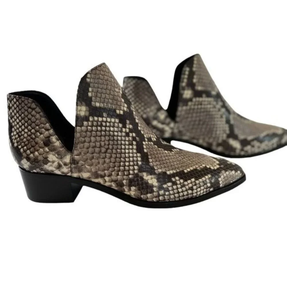 Marc Fisher Yilda Notched Western Leather Ankle Bootie Black Snake Size 8 - Picture 4 of 10